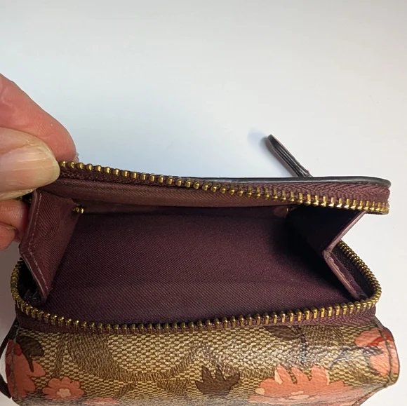 Coach Brown Dusty Pink Floral Wallet NWT - Picture 3 of 4